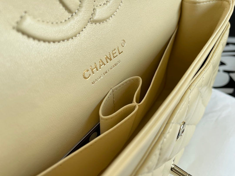 Chanel Classic Double Flap Quilted Medium Beige Clair ( Pronta entrega )