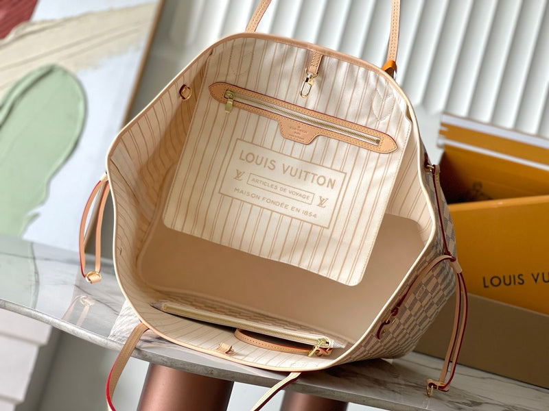 Lv Neverfull Inside Out MM White