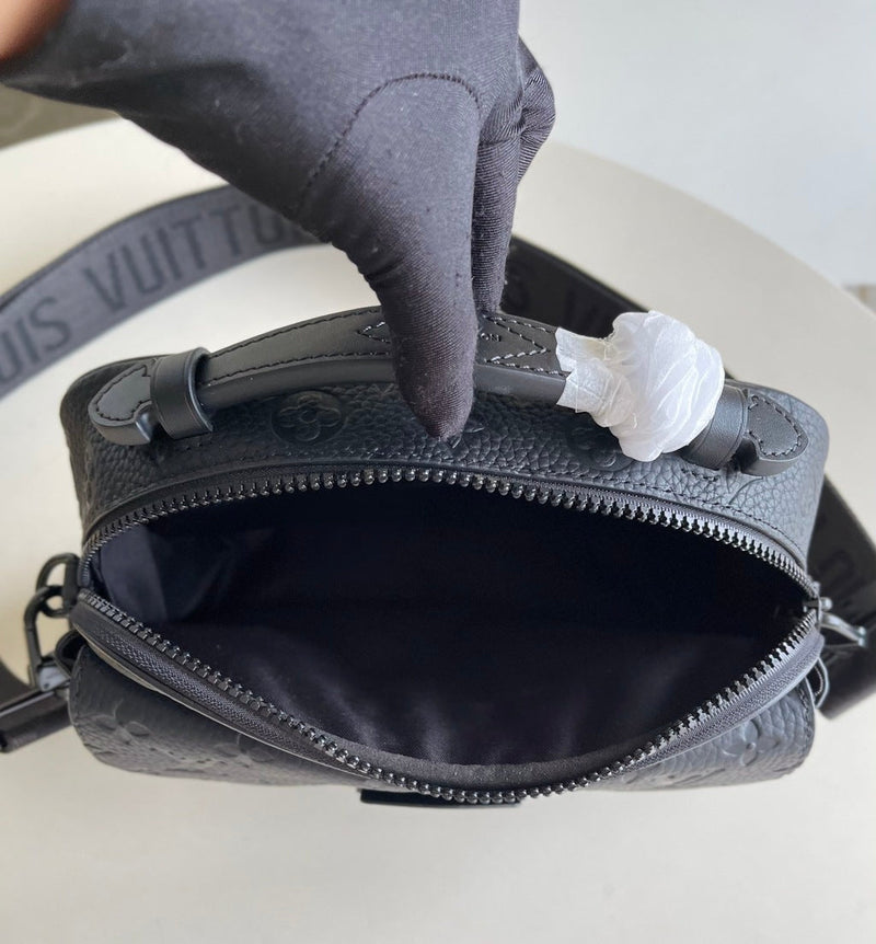 S-lock Messenger Monogram Black