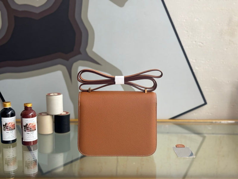 Hermès Constance