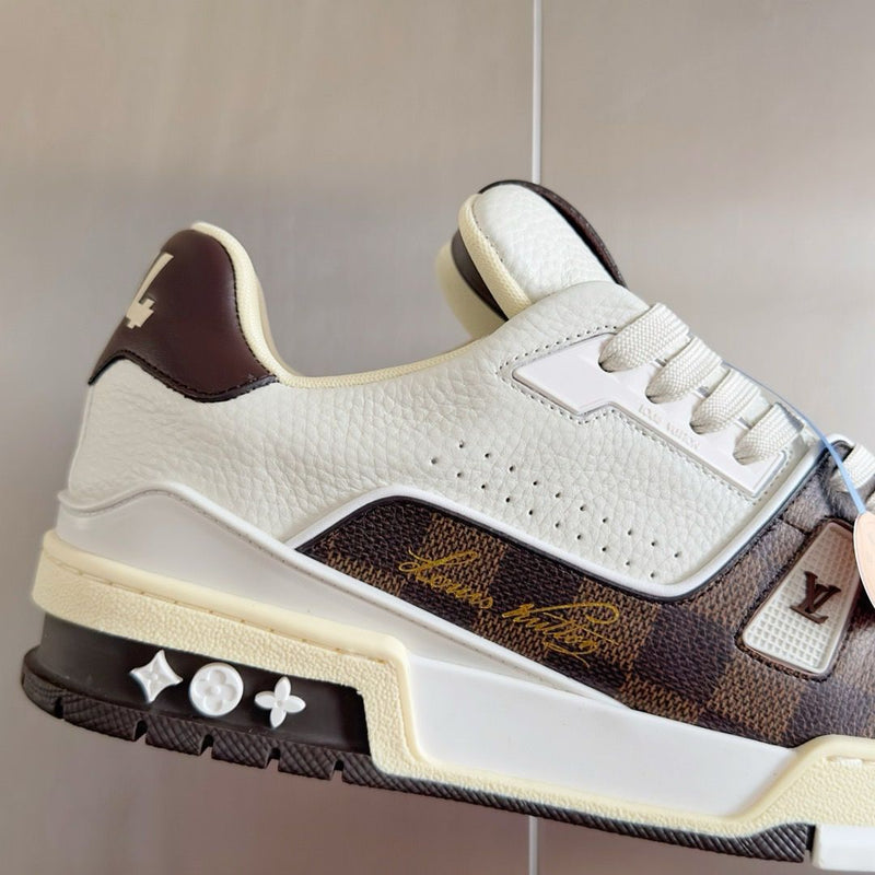 Lv Trainer