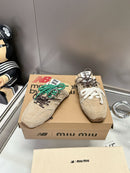 Mule New Balance x Miu Miu 530 SL em camurça desbotada