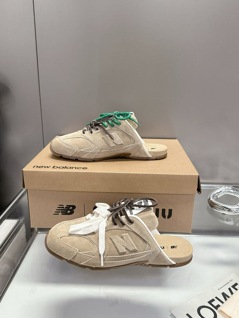 Mule New Balance x Miu Miu 530 SL em camurça desbotada