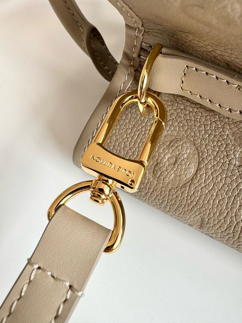 LV Babylone Tote Creme