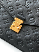 Lv Pochette Metis Black
