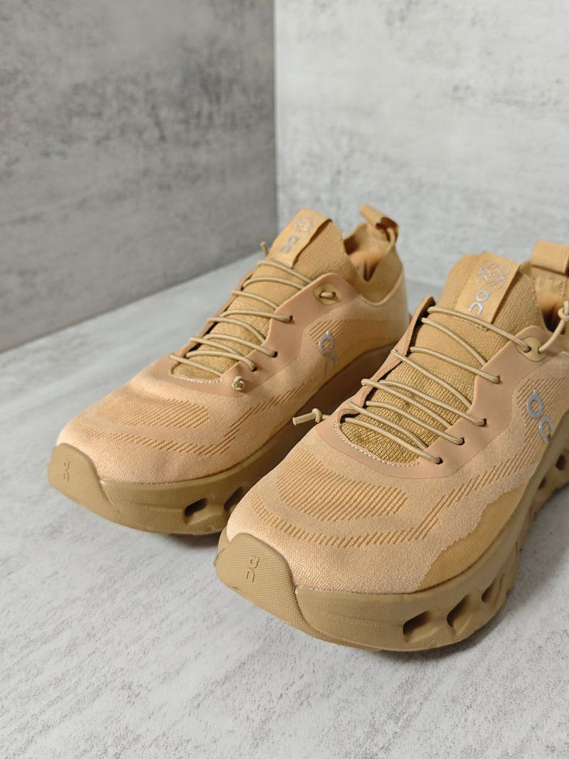 LOEWE x On Cloudtilt Dark Sand